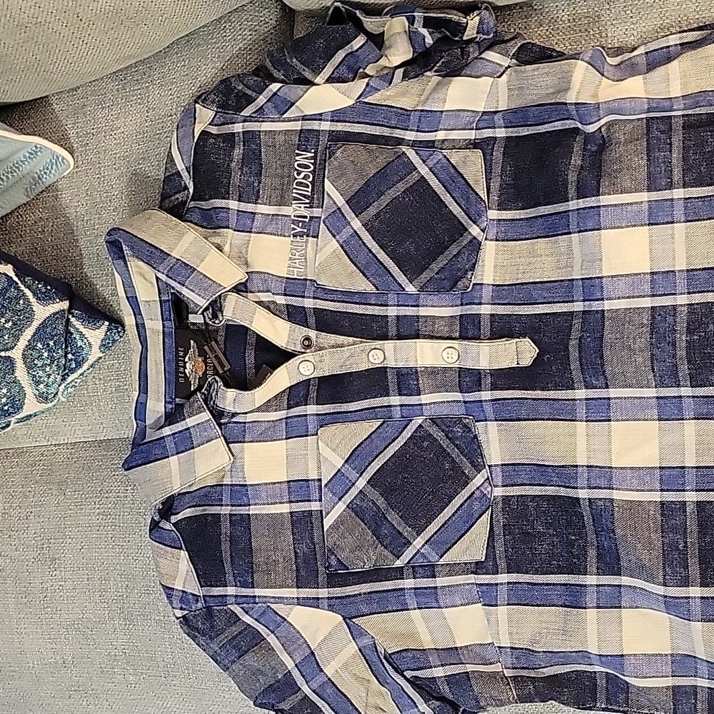 Harley-Davidson plaid shirt, size M.